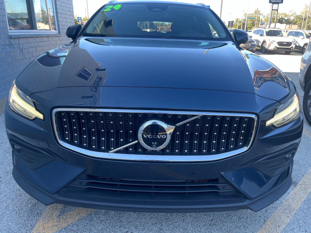 Used 2024 Volvo V60 B5 Cross Country Plus AWD/4WD image 24