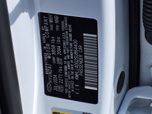 Used 2025 Hyundai Elantra SE FWD image 21