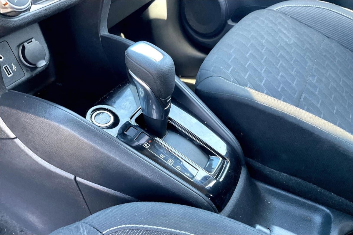 Used 2022 Nissan Kicks S FWD image 15