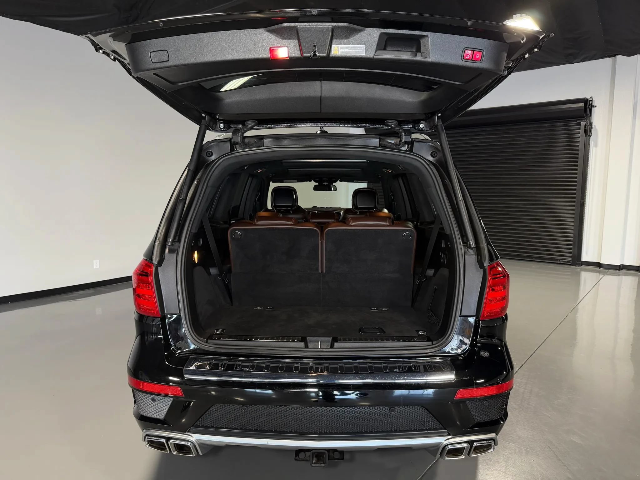 Used 2015 Mercedes-Benz GL 63 AMG 4MATIC image 32