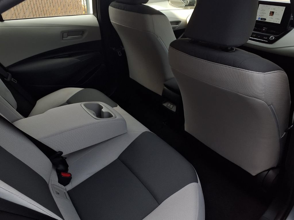 Used 2023 Toyota Corolla LE w/ Carpet Mat Package (TMS) FWD image 33