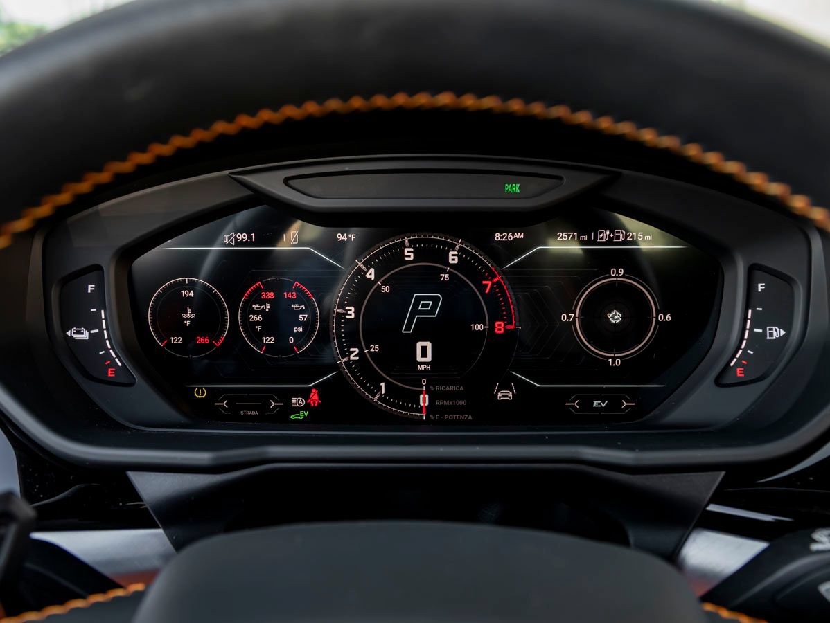 Used 2025 Lamborghini Urus SE AWD/4WD image 18