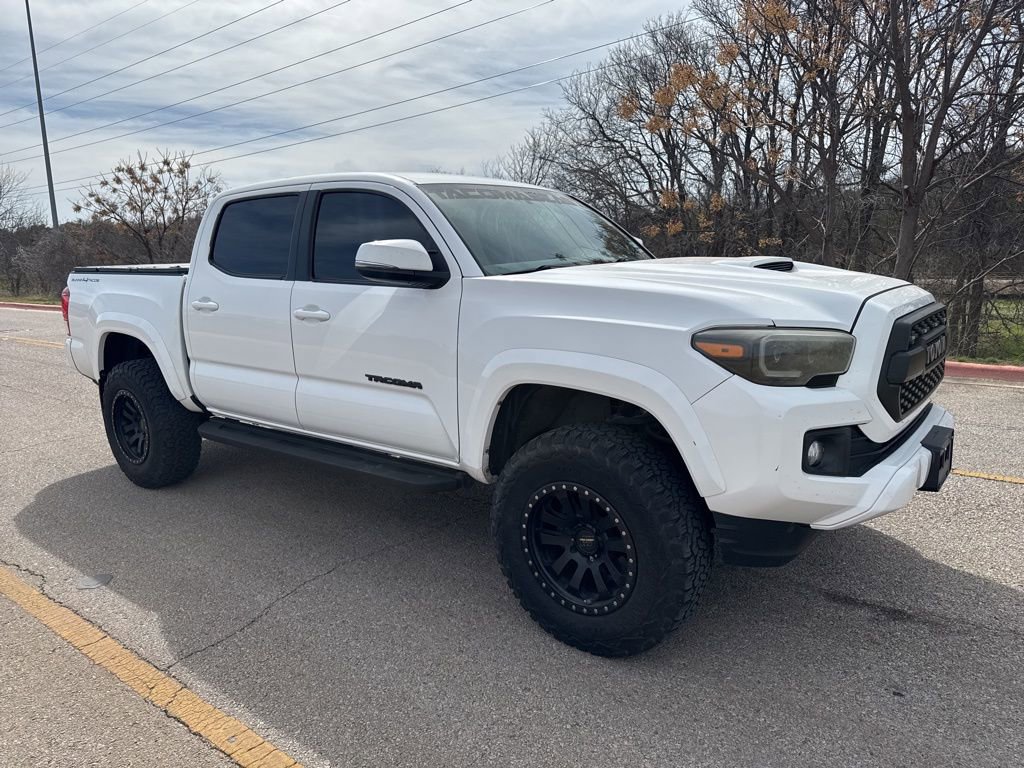 Used 2017 Toyota Tacoma TRD Sport w/ Tow Package (A/T) image 3