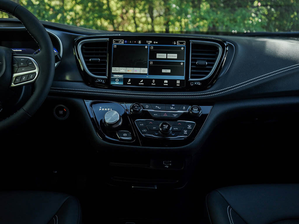 New 2026 Chrysler Pacifica Select AWD/4WD image 18