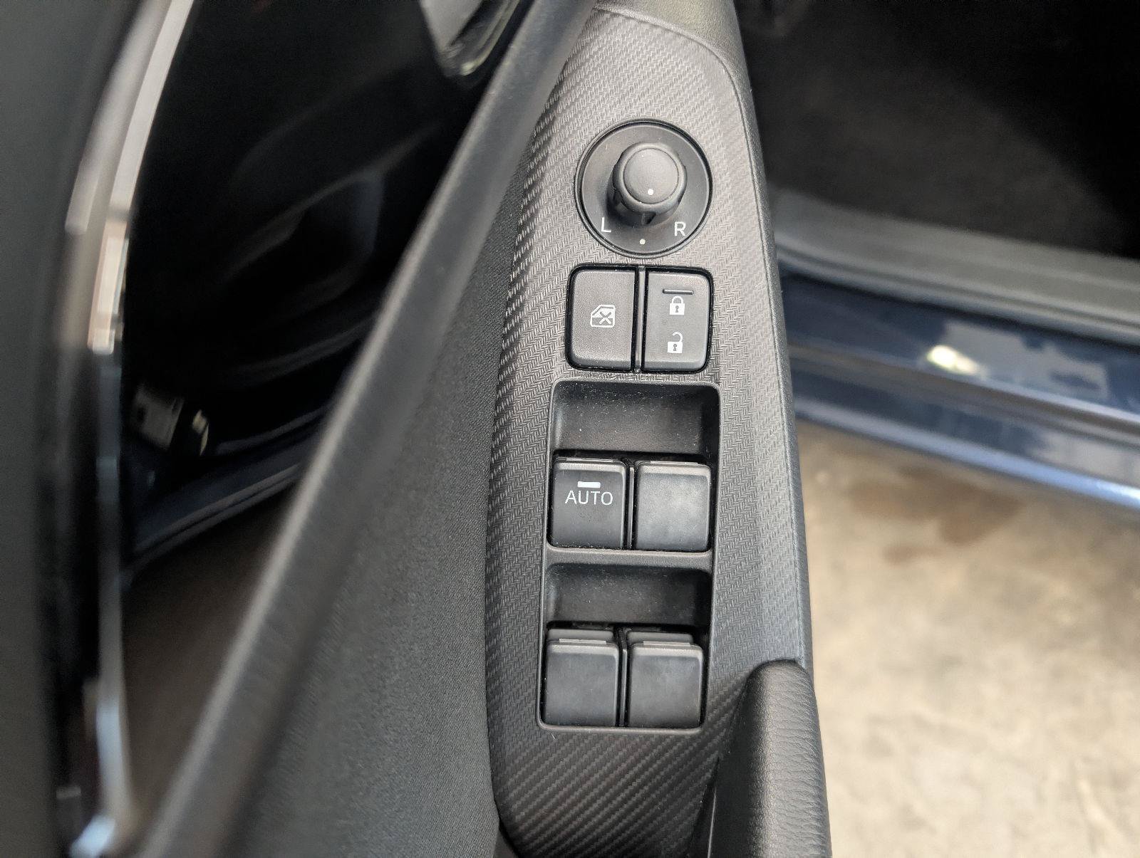 Used 2014 MAZDA MAZDA3 i Sport FWD image 20