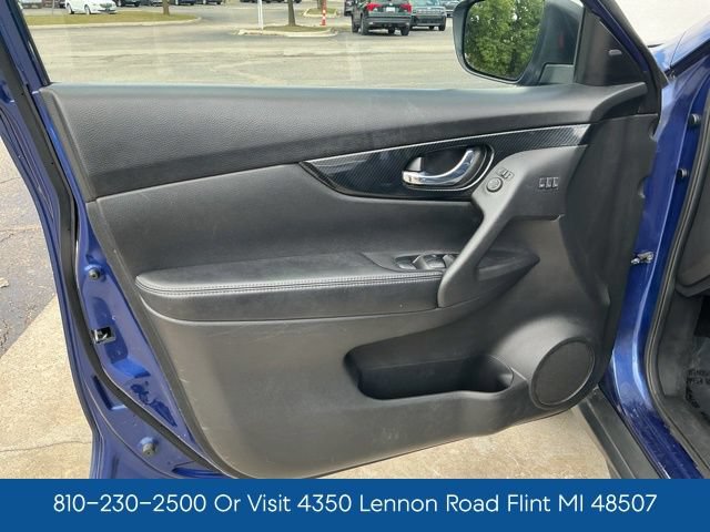 Used 2018 Nissan Rogue SL FWD image 16