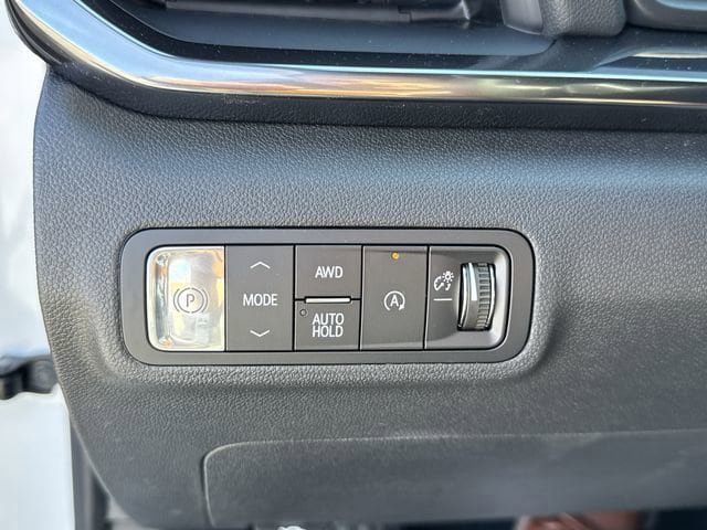 New 2026 GMC Terrain AT4 w/ LPO, Floor Liner Package AWD/4WD image 19