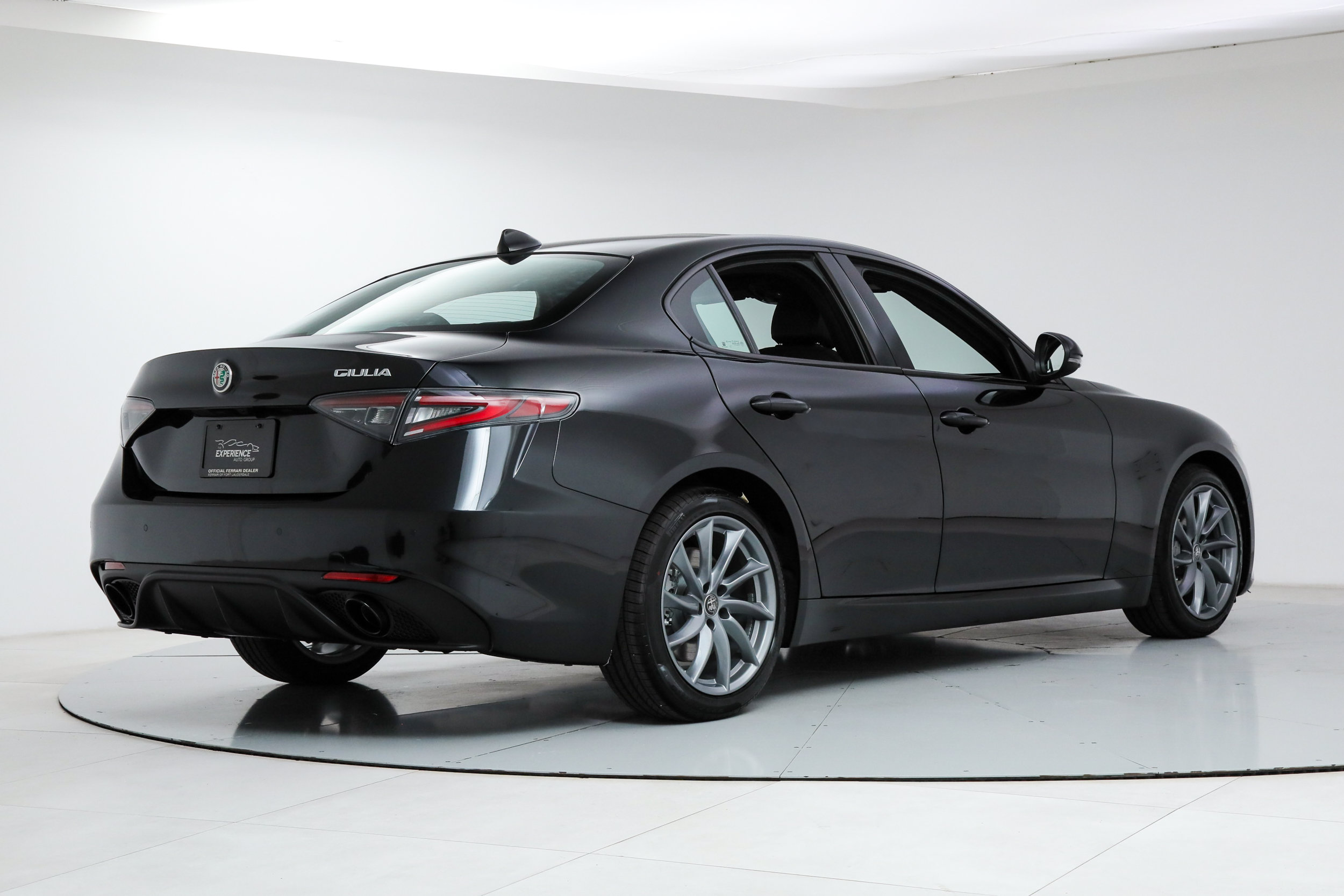 New 2026 Alfa Romeo Giulia w/ Driving Assist Package RWD image 5