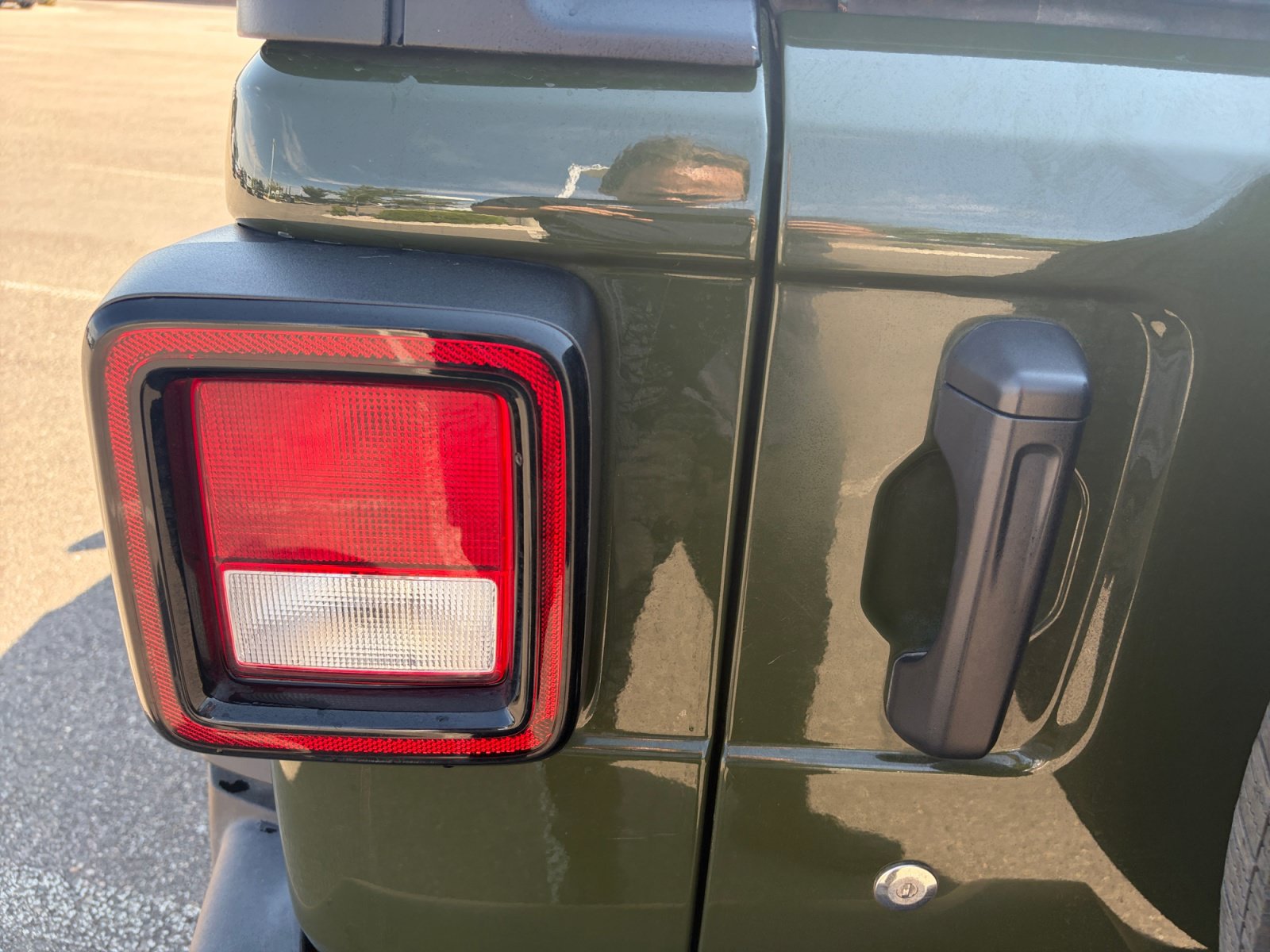 Used 2023 Jeep Wrangler Unlimited Sport AWD/4WD image 27