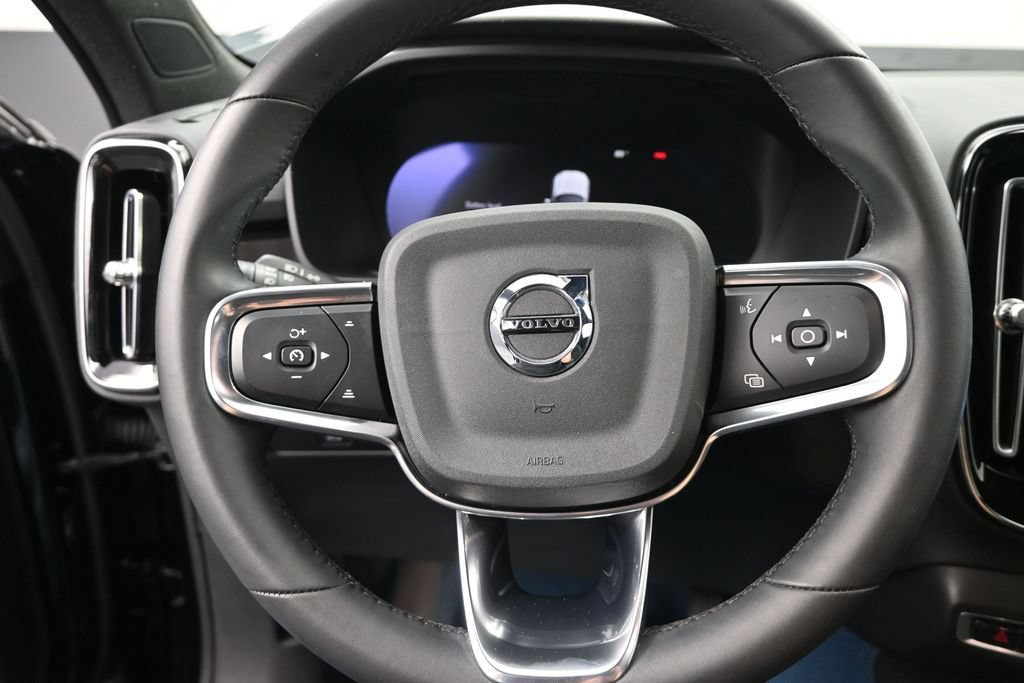 Used 2023 Volvo XC40 Recharge Ultimate w/ Protection Package Premier AWD/4WD image 11