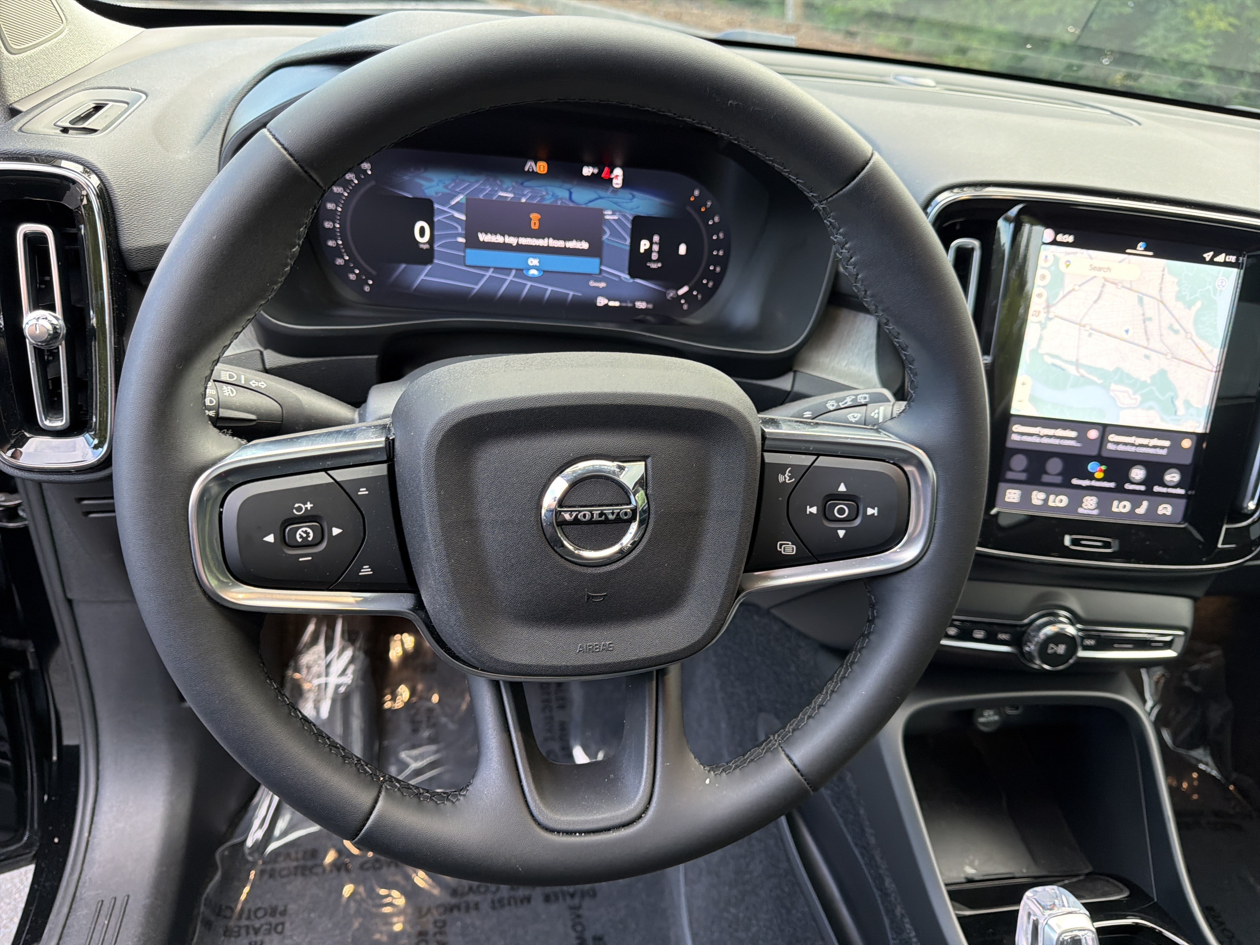 Certified 2026 Volvo XC40 B5 Plus AWD/4WD image 15