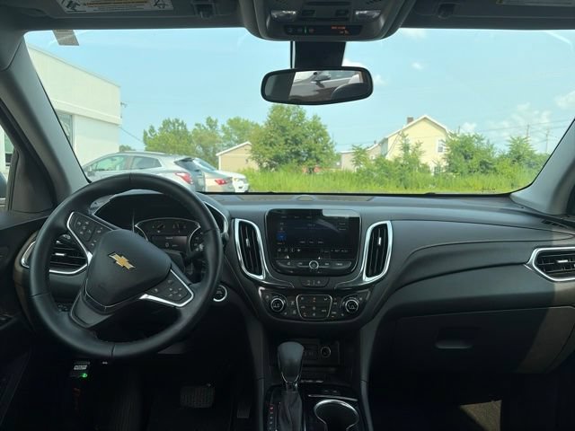 Used 2024 Chevrolet Equinox Premier AWD/4WD image 13