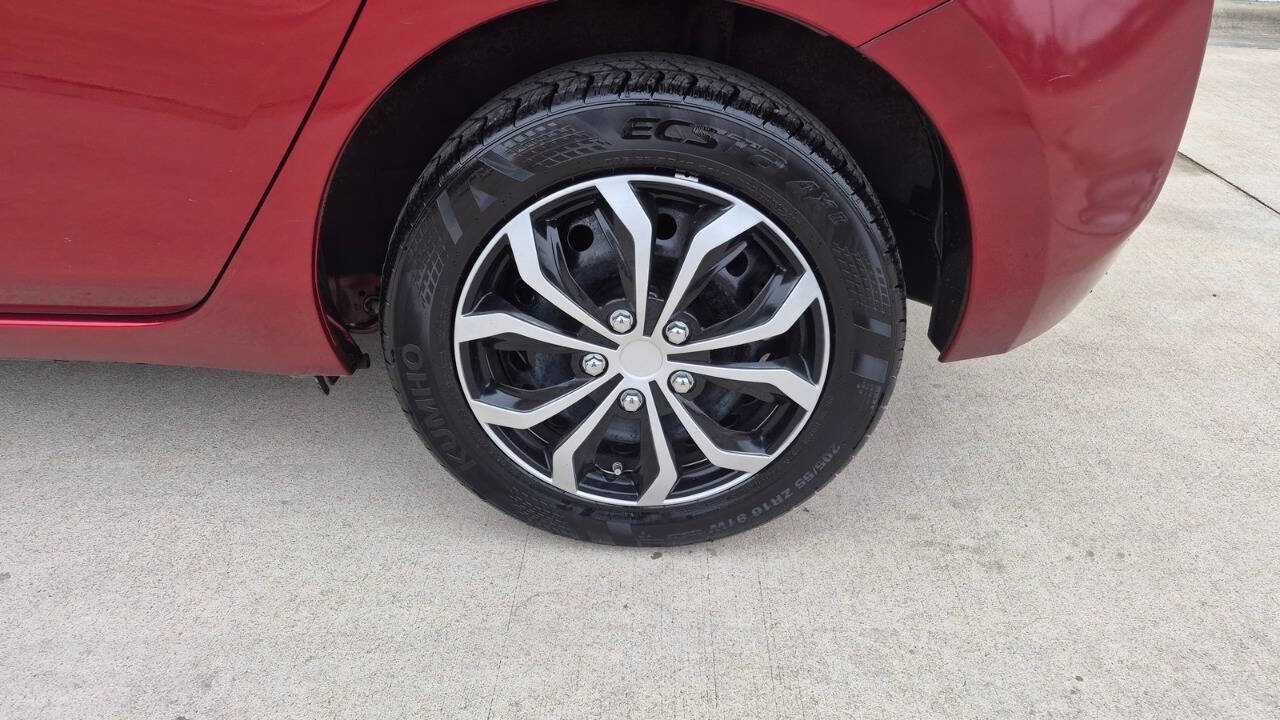 Used 2014 Nissan Leaf S image 18