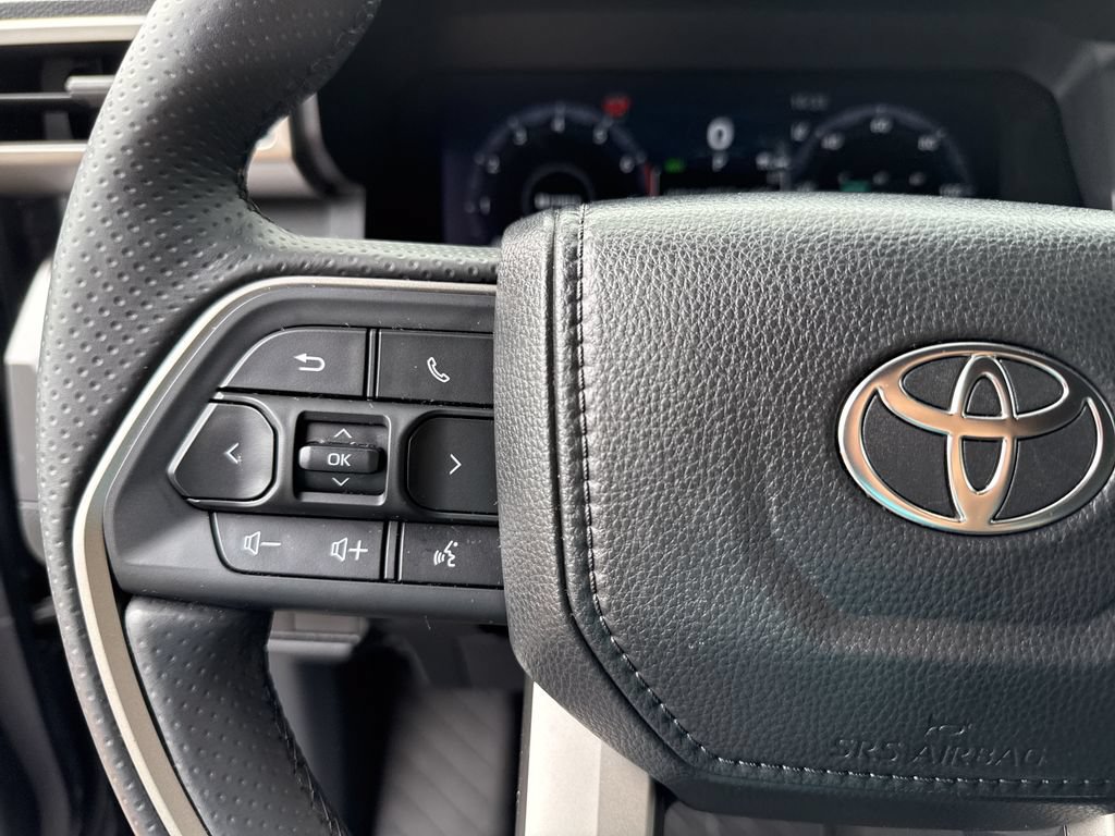 Used 2025 Toyota 4Runner TRD Off-Road Premium AWD/4WD image 25