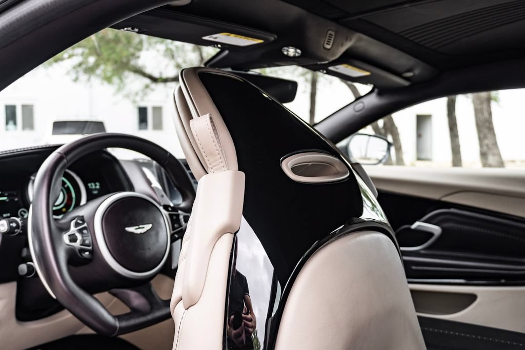 Used 2023 Aston Martin DB11 Coupe RWD image 28