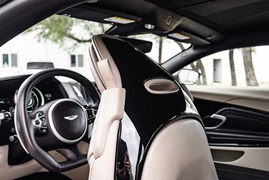 Used 2023 Aston Martin DB11 Coupe RWD image 28