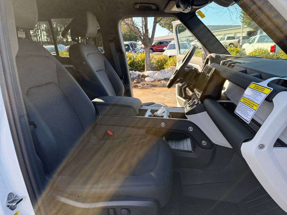 New 2026 Land Rover Defender 110 X-Dynamic SE AWD/4WD image 26