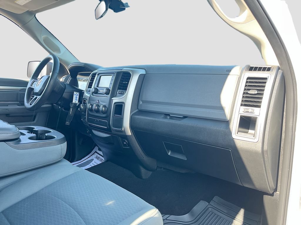 Used 2019 RAM 1500 Classic SLT AWD/4WD image 25
