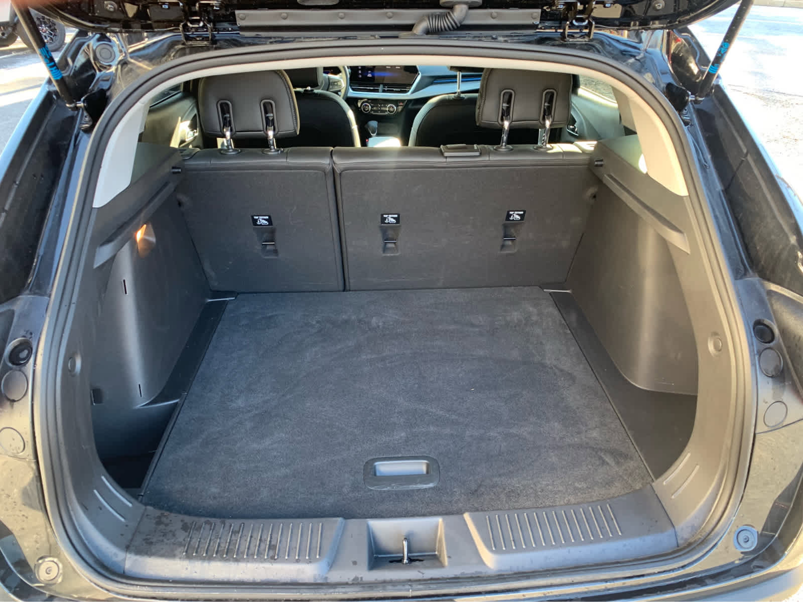 Used 2025 Chevrolet Trax LT w/ Driver Confidence Package image 6