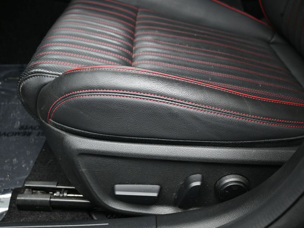 Used 2023 Genesis G70 2.0T w/ Sport Prestige Package image 12