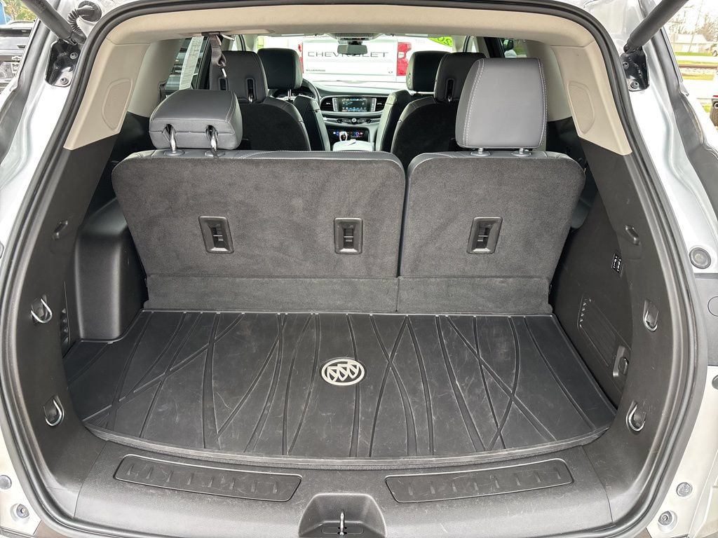 Used 2018 Buick Enclave Premium w/ LPO, Hit The Road Package AWD/4WD image 12