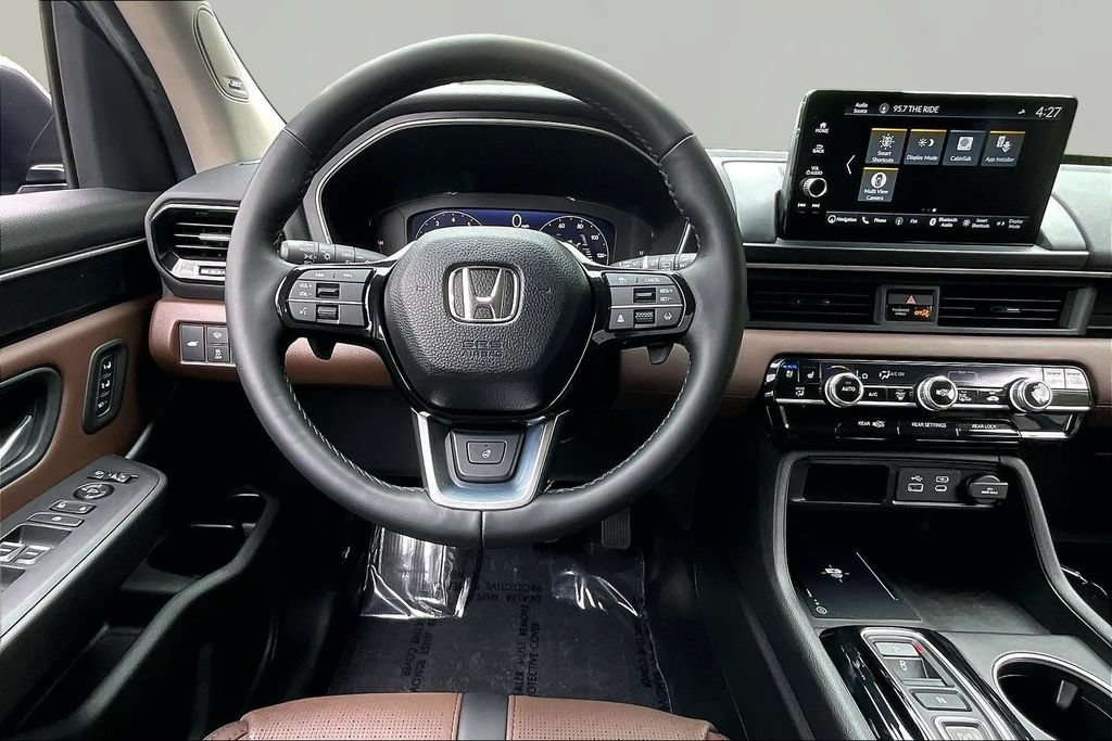 Used 2025 Honda Pilot Elite image 9