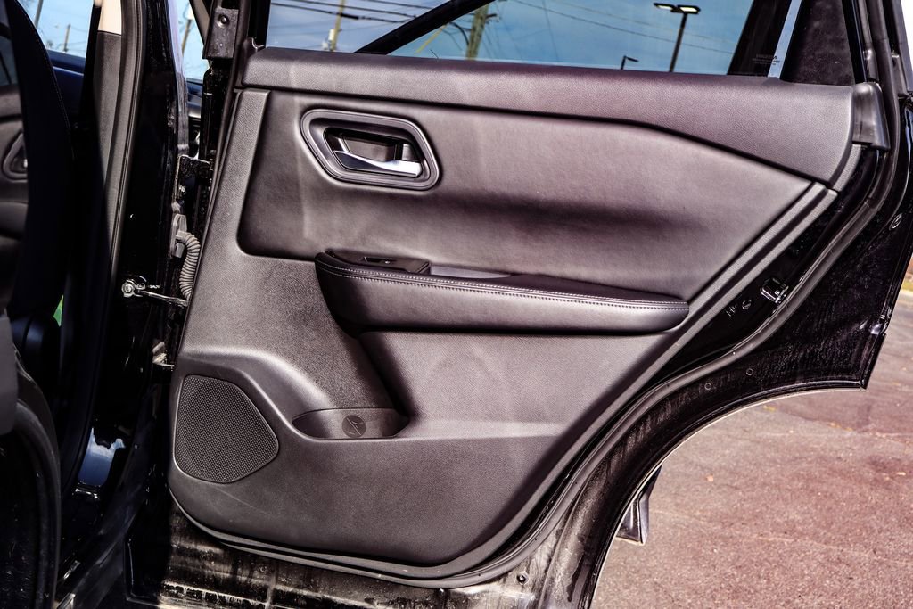 Used 2024 Nissan Rogue SV image 38