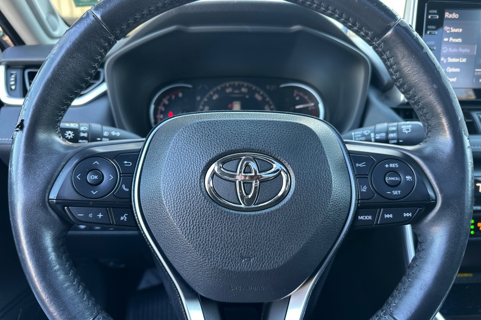 Used 2019 Toyota RAV4 Limited w/ Advanced Technology Package AWD/4WD image 22