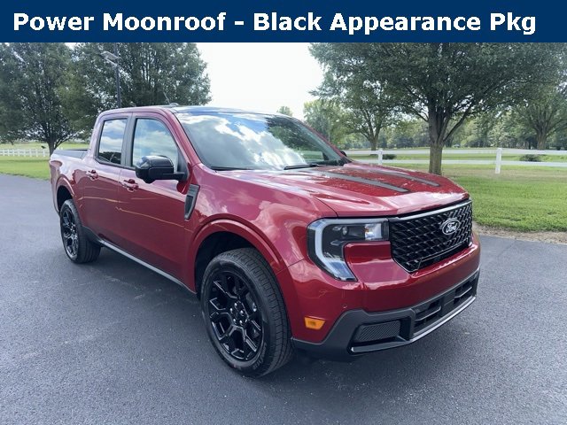 New 2025 Ford Maverick Lariat w/ Black Appearance Package image 1