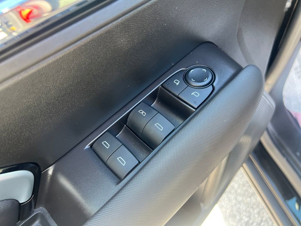 Used 2024 Chevrolet Colorado Z71 w/ Z71 Convenience Package 2 image 12