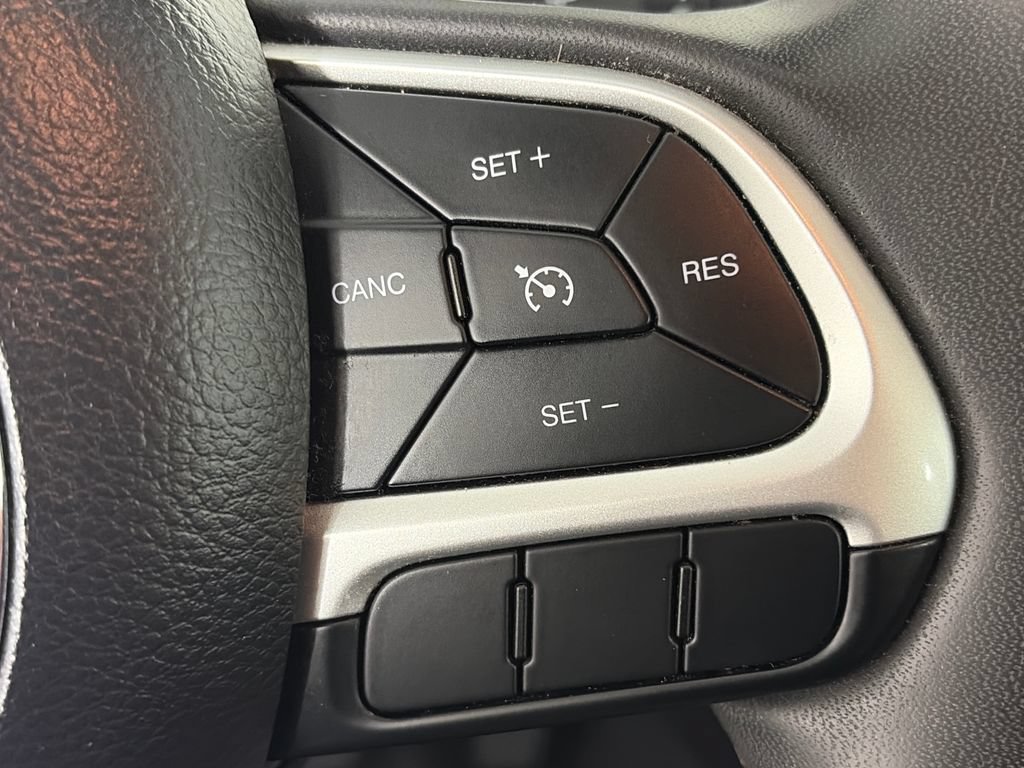 Used 2021 Jeep Compass Latitude FWD image 18