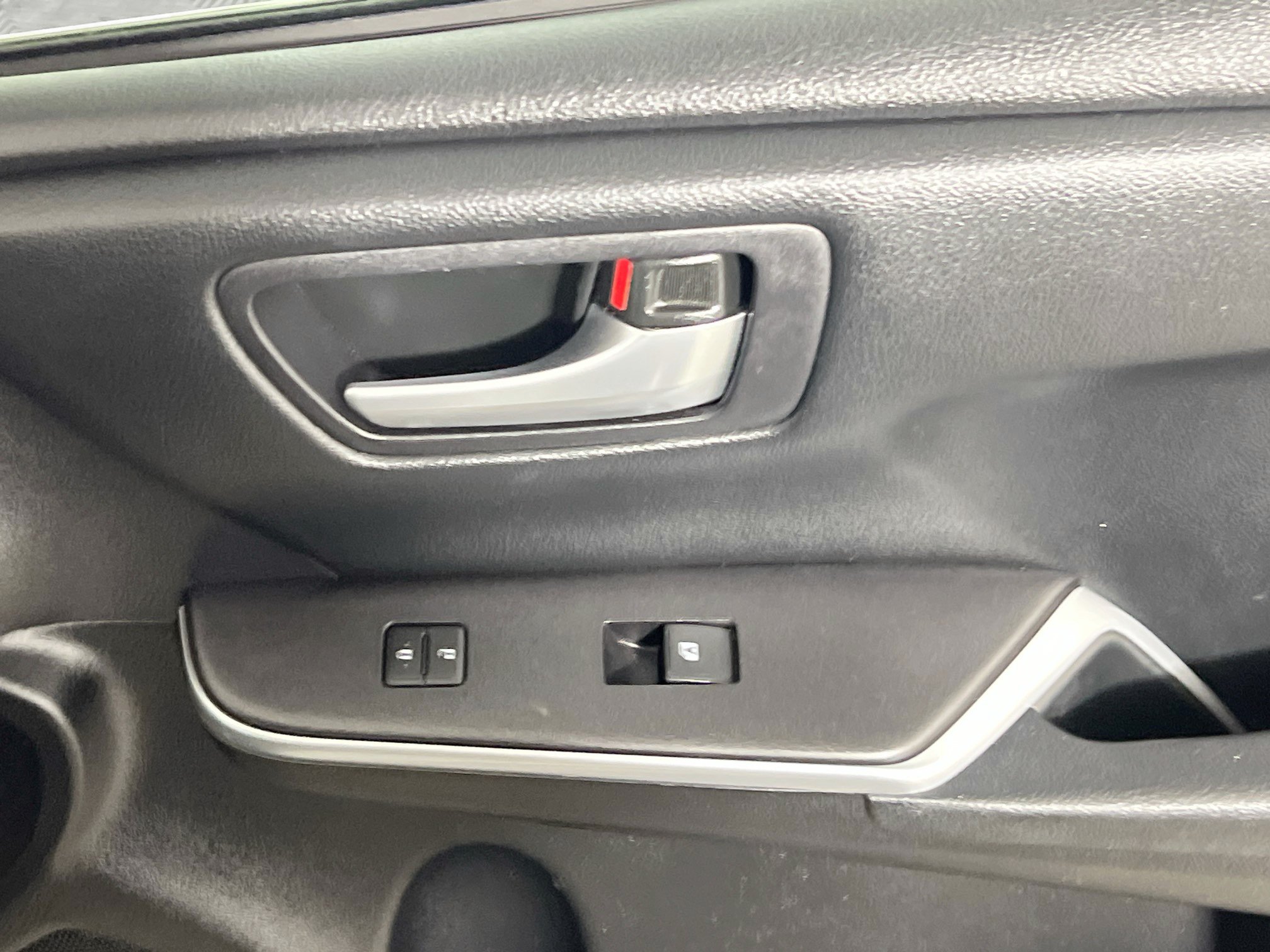 Used 2015 Toyota Camry SE FWD image 31