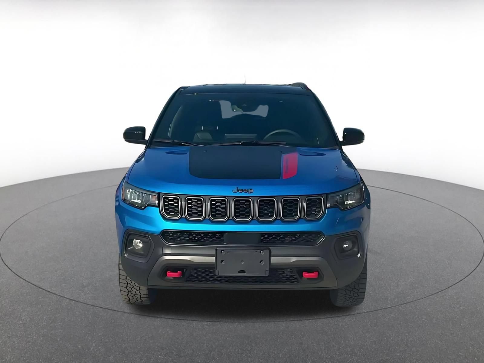 Used 2025 Jeep Compass Trailhawk AWD/4WD image 4