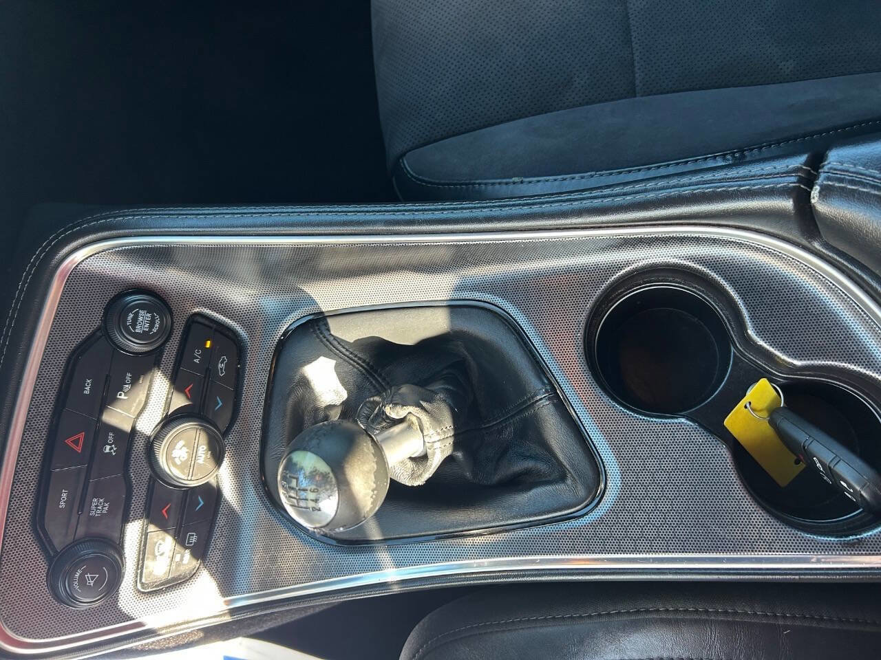 Used 2015 Dodge Challenger R/T Scat Pack w/ Leather Interior Group image 12