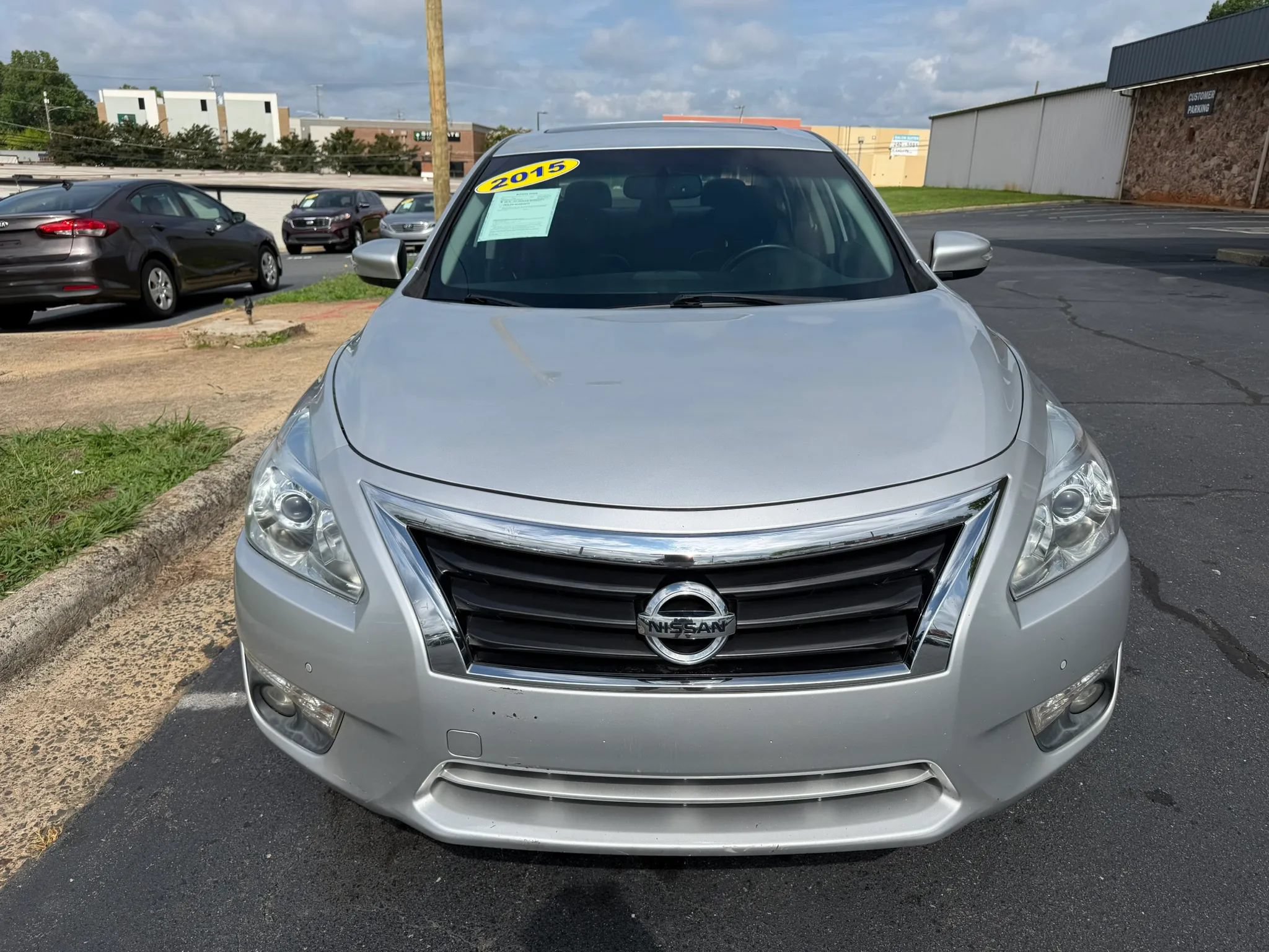 Used 2015 Nissan Altima 3.5 SL FWD image 2