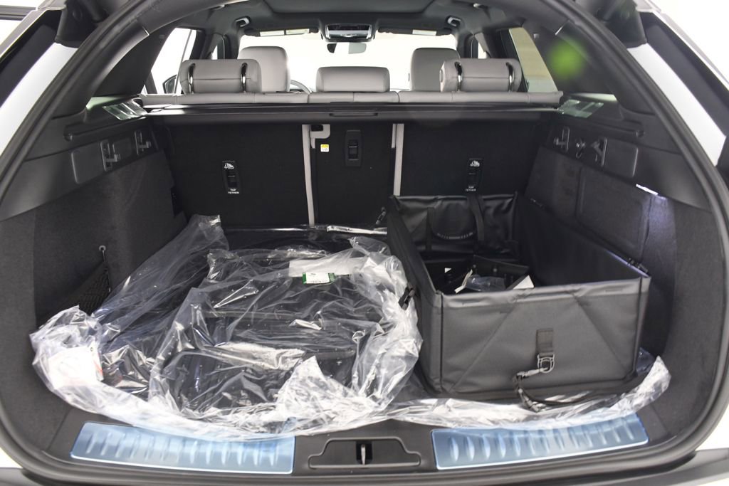 New 2026 Land Rover Range Rover Velar S AWD/4WD image 24