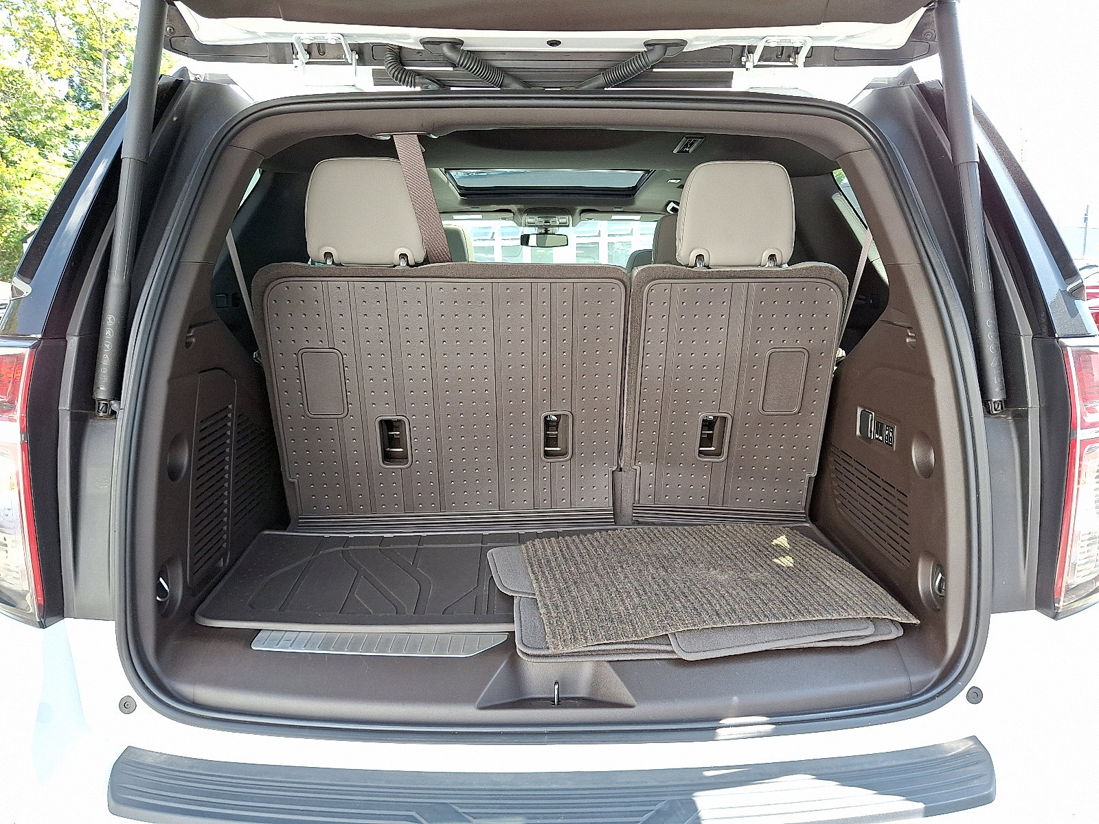 Certified 2021 Chevrolet Tahoe Z71 w/ Luxury Package image 35