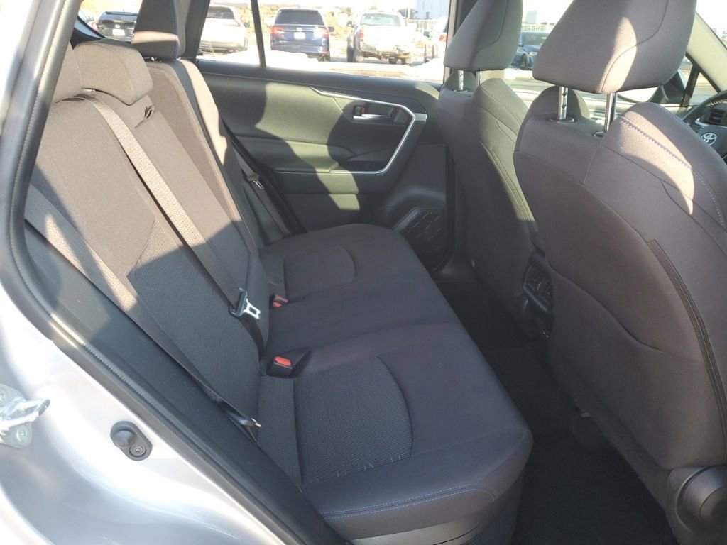 Used 2022 Toyota RAV4 SE w/ Convenience Package image 28
