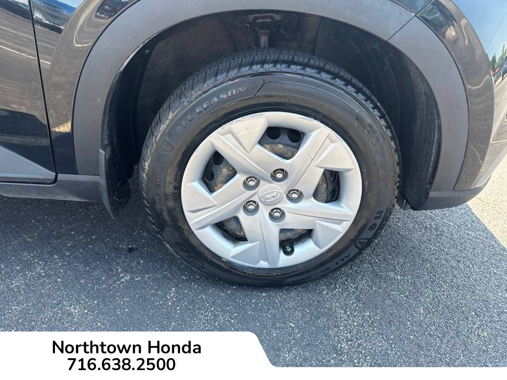 Used 2021 Hyundai Venue SE FWD image 18