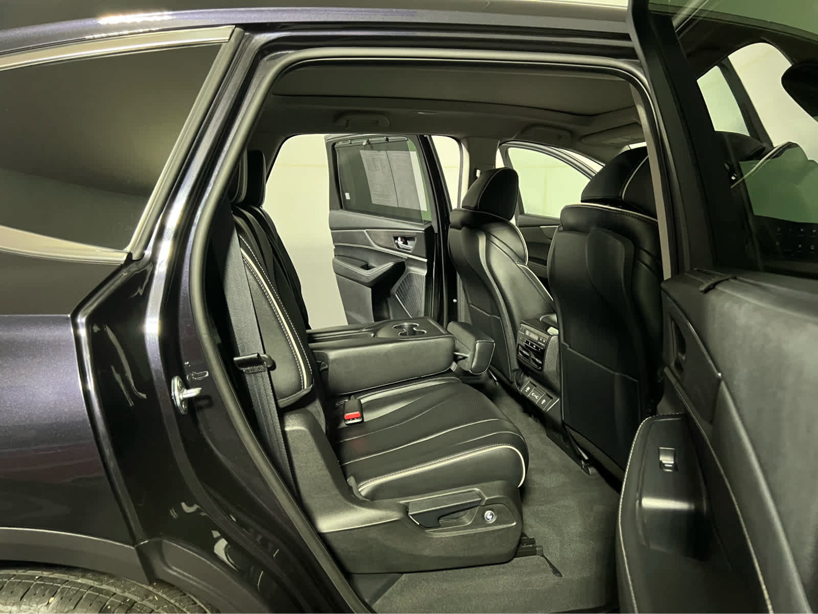 Certified 2023 Acura MDX w/ Advance Package AWD/4WD image 31