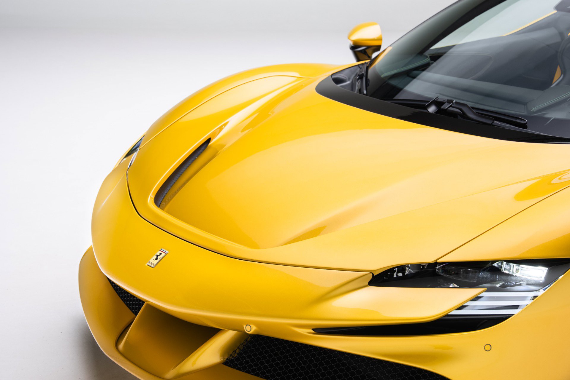 Used 2023 Ferrari SF90 Spider AWD/4WD image 49