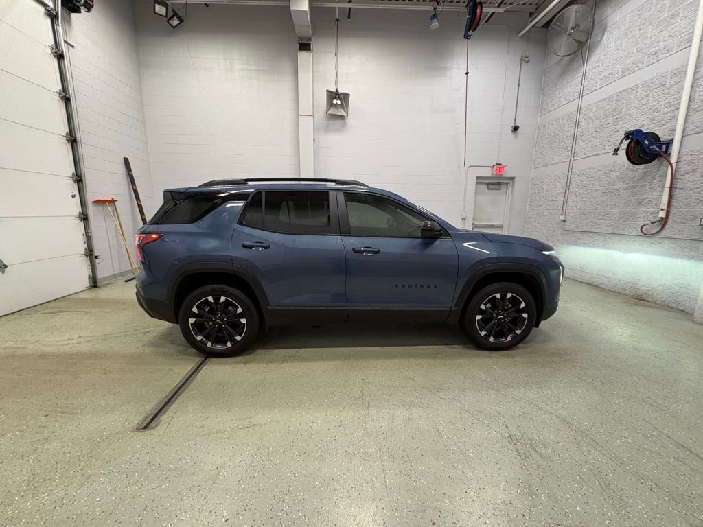 Used 2025 Chevrolet Equinox RS image 3