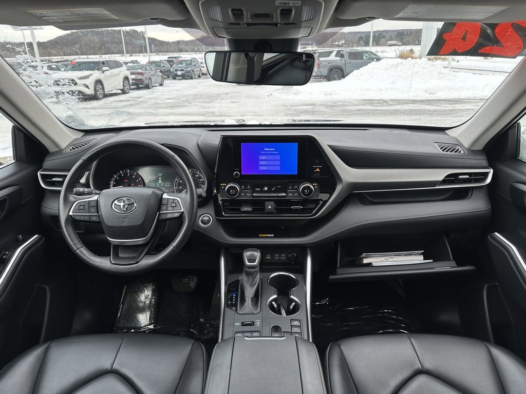 Certified 2024 Toyota Highlander XLE image 18