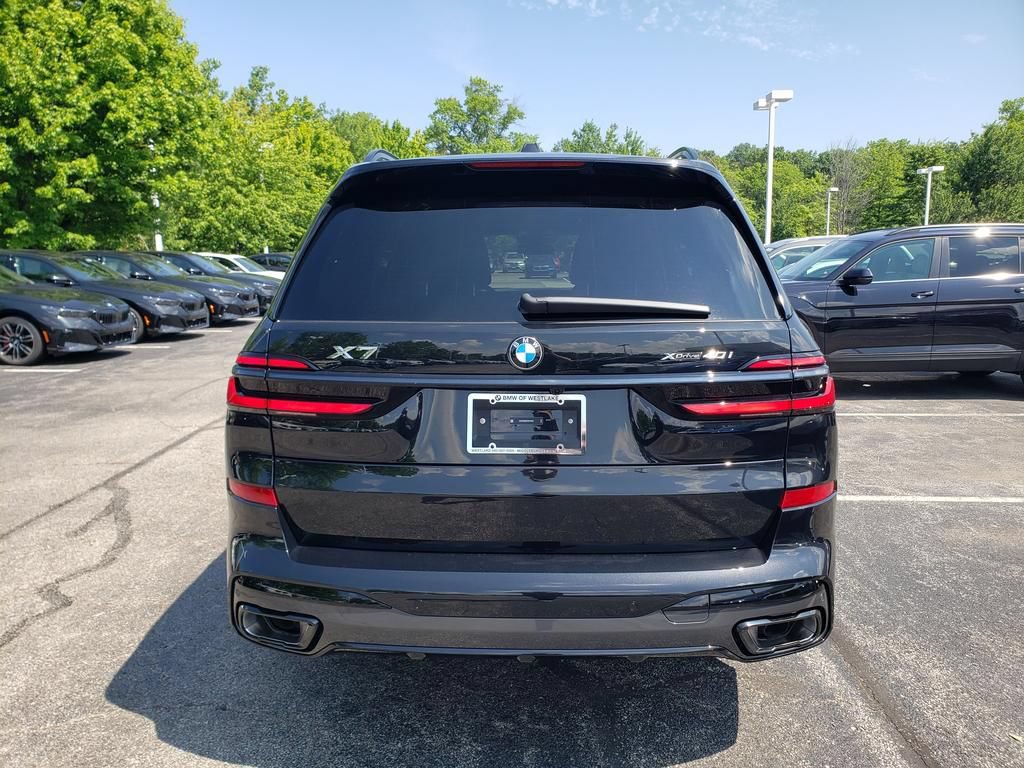 New 2027 BMW X7 xDrive40i w/ M Sport Package AWD/4WD image 5