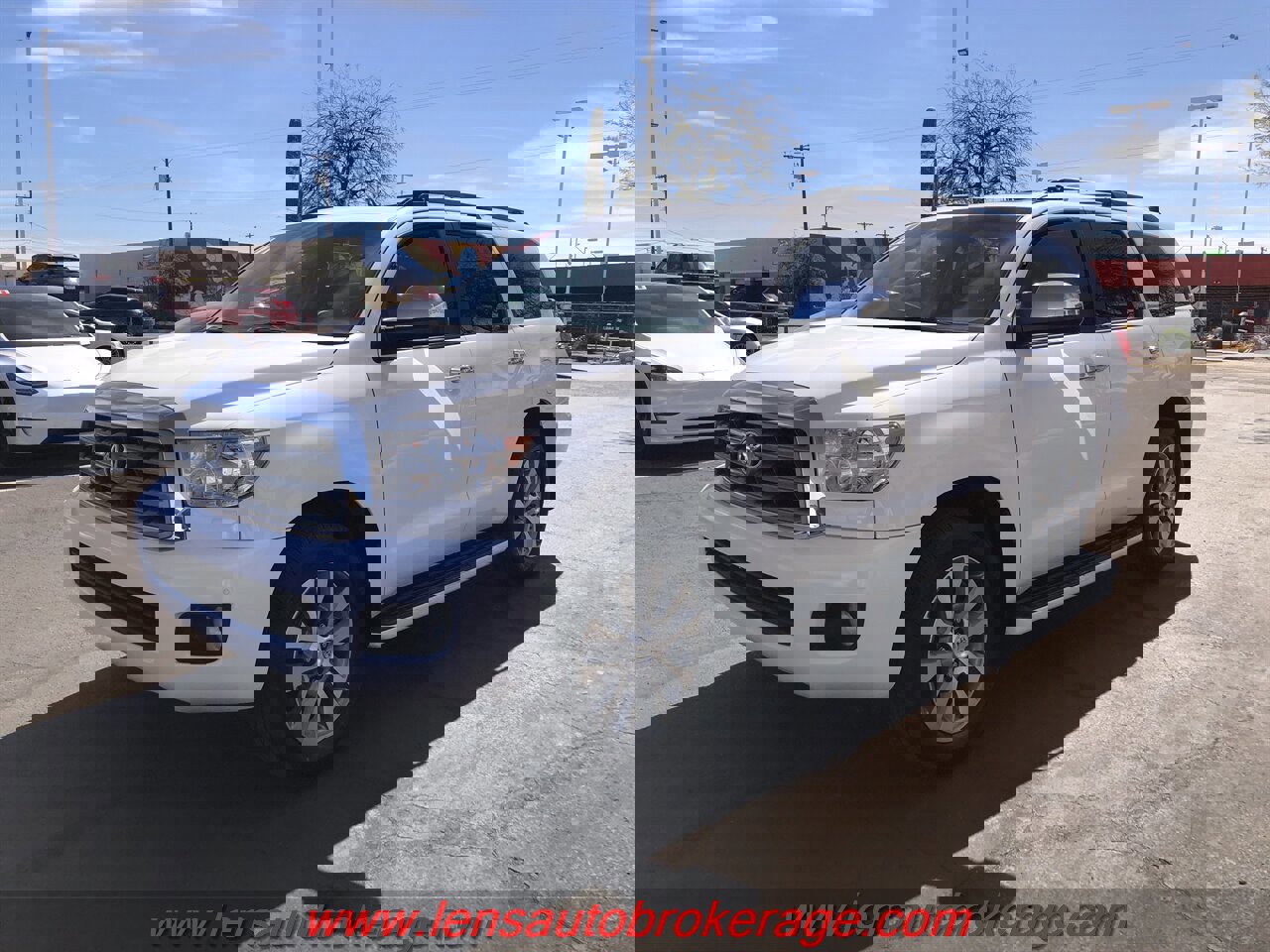 Used 2017 Toyota Sequoia Limited w/ Safety & Convenience Package RWD image 4