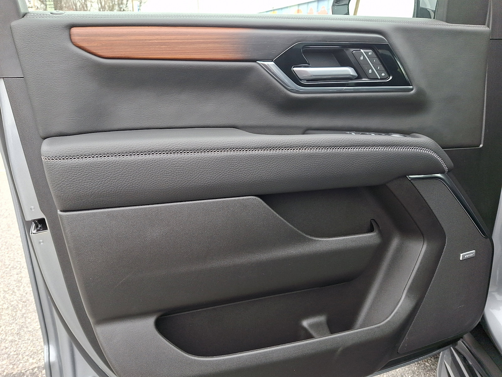 Used 2026 GMC Yukon XL Denali w/ Advanced Technology Package image 13