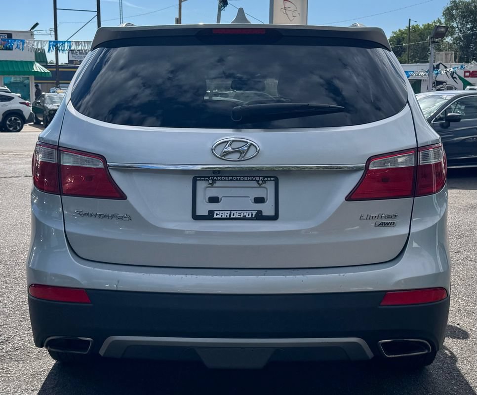 Used 2013 Hyundai Santa Fe Limited w/ Technology Pkg AWD/4WD image 4