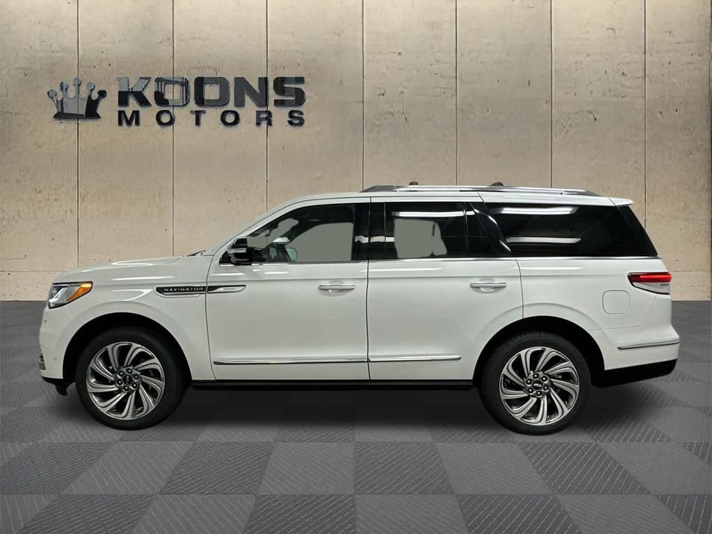 Certified 2022 Lincoln Navigator Reserve image 4