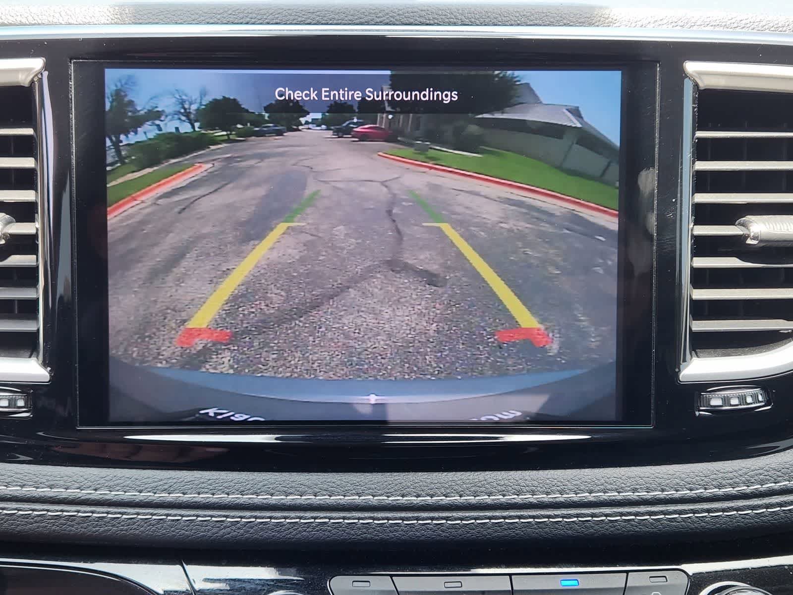 Used 2022 Chrysler Pacifica Touring-L FWD image 17