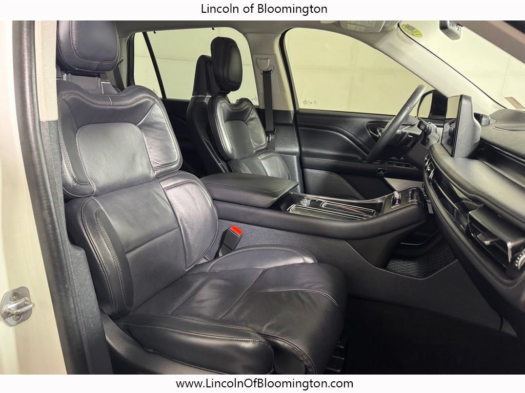 Used 2025 Lincoln Aviator Reserve w/ Equipment Group 201A AWD/4WD image 11